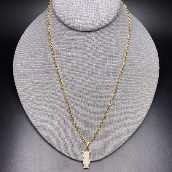 Dainty Mother Of Pearl Owl Pendant Necklace Small Tiny Carved Gold Tone Vintage - Picture 6 of 7